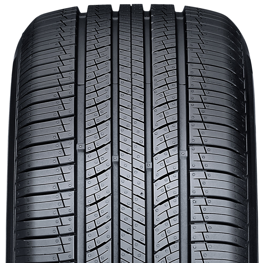 Nexen Roadian GTX 235/65R17 - All Season Performance Tire